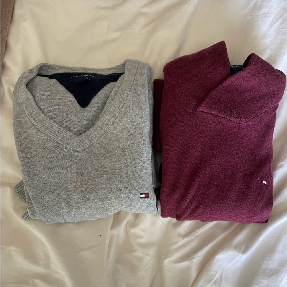 Set of 2 Tommy Hilfiger sweaters - one pull as shown